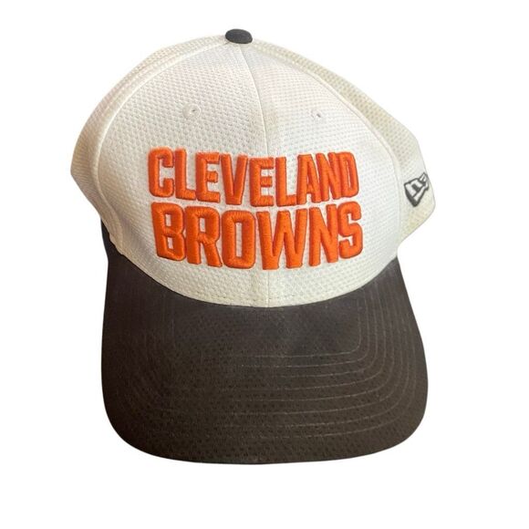 39 Thirty New Era NFL Equipment Cleveland Browns brown cream medium large - Picture 1 of 8